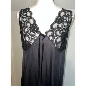 Old Hollywood Super dainty Vintage Black Nylon Maxi Gown. Sz large
